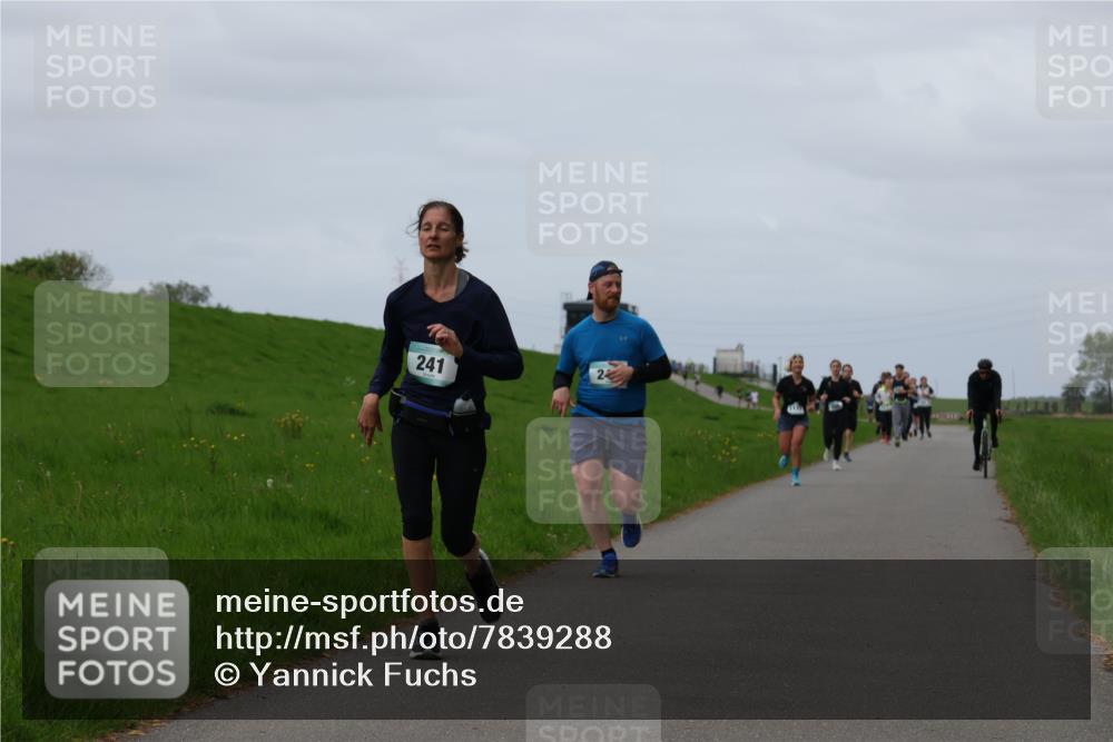 04.05.2025 - 8. Wedeler Halbmarathon Yannick Fuchs http://msf.ph/oto/7839288 04.05.2025 11:47:16 Laufen 241, 24 meine-sportfotos.de