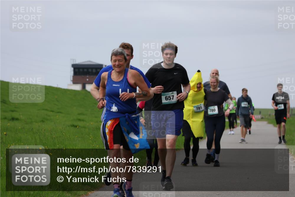 04.05.2025 - 8. Wedeler Halbmarathon Yannick Fuchs http://msf.ph/oto/7839291 04.05.2025 12:04:31 Laufen 657, 781, 780 meine-sportfotos.de