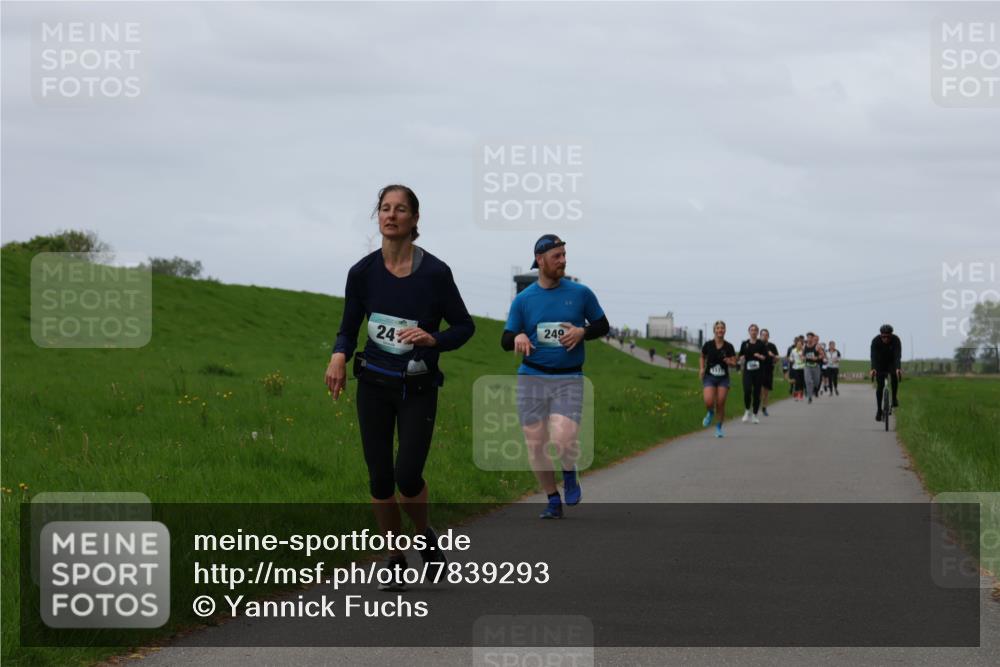 04.05.2025 - 8. Wedeler Halbmarathon Yannick Fuchs http://msf.ph/oto/7839293 04.05.2025 11:47:16 Laufen 24, 249 meine-sportfotos.de