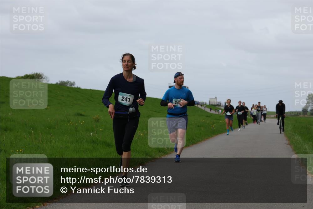 04.05.2025 - 8. Wedeler Halbmarathon Yannick Fuchs http://msf.ph/oto/7839313 04.05.2025 11:47:16 Laufen 24, 241 meine-sportfotos.de