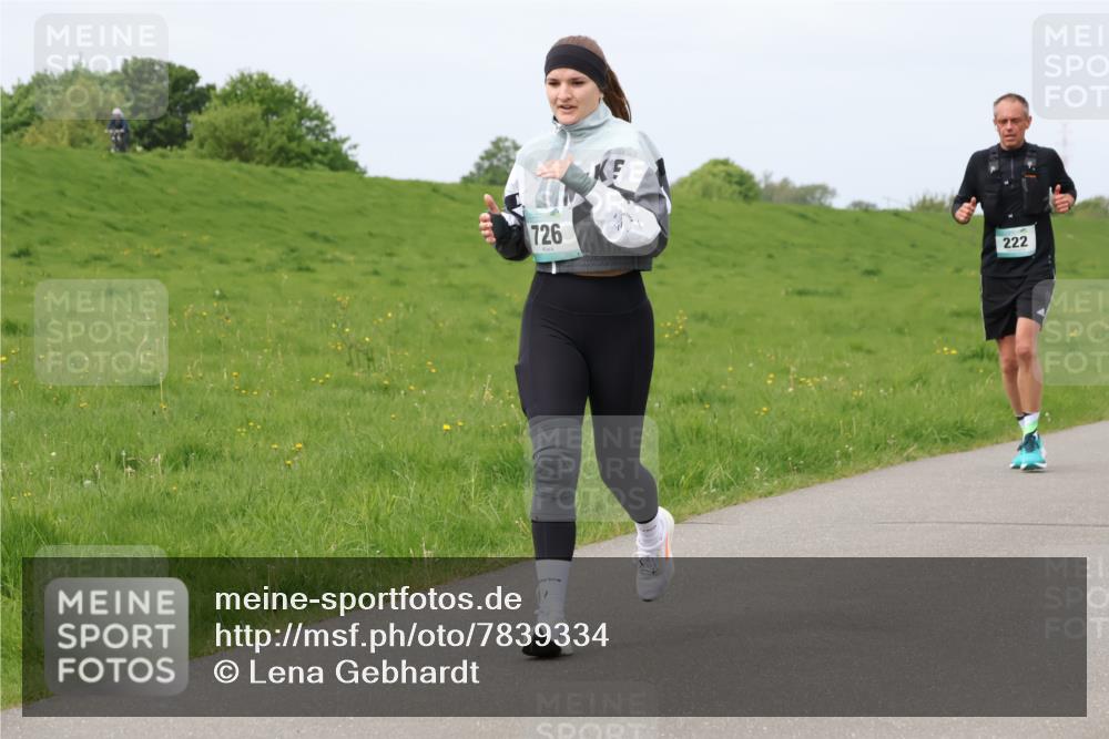 04.05.2025 - 8. Wedeler Halbmarathon Lena Gebhardt http://msf.ph/oto/7839334 04.05.2025 11:43:02 Laufen 726, 222 meine-sportfotos.de