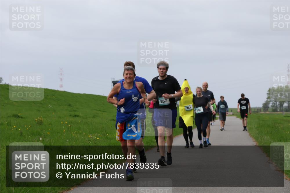 04.05.2025 - 8. Wedeler Halbmarathon Yannick Fuchs http://msf.ph/oto/7839335 04.05.2025 12:04:33 Laufen 657, 781, 780 meine-sportfotos.de