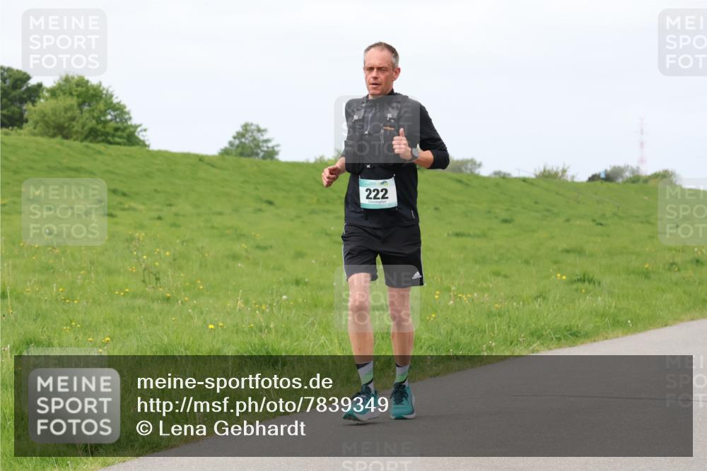 04.05.2025 - 8. Wedeler Halbmarathon Lena Gebhardt http://msf.ph/oto/7839349 04.05.2025 11:43:04 Laufen 222 meine-sportfotos.de