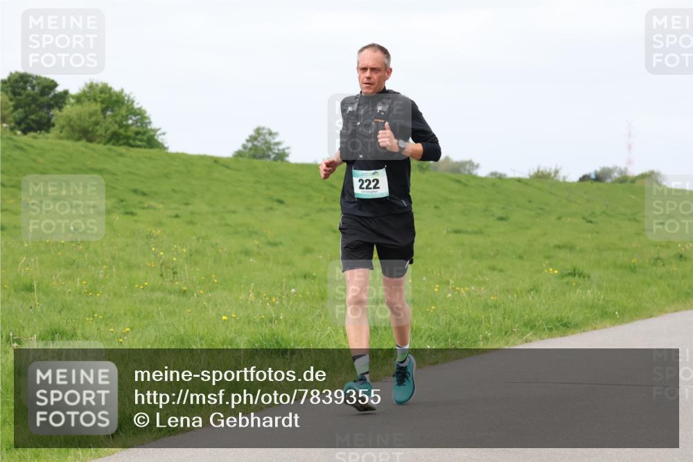 04.05.2025 - 8. Wedeler Halbmarathon Lena Gebhardt http://msf.ph/oto/7839355 04.05.2025 11:43:04 Laufen 222 meine-sportfotos.de