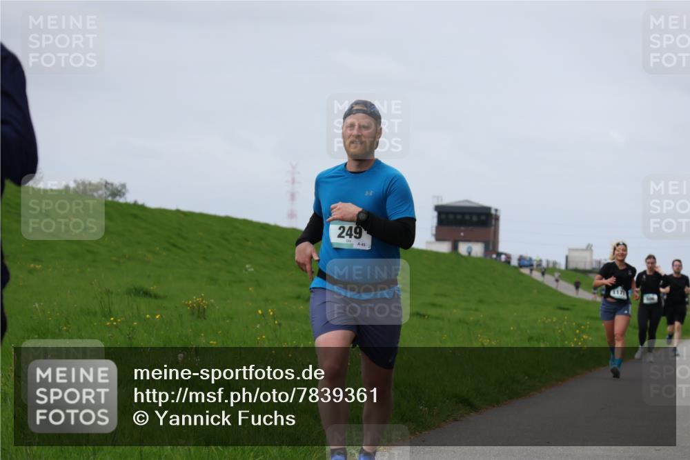 04.05.2025 - 8. Wedeler Halbmarathon Yannick Fuchs http://msf.ph/oto/7839361 04.05.2025 11:47:18 Laufen 249, 45, 1171, 500 meine-sportfotos.de