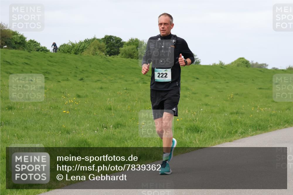 04.05.2025 - 8. Wedeler Halbmarathon Lena Gebhardt http://msf.ph/oto/7839362 04.05.2025 11:43:05 Laufen 222 meine-sportfotos.de