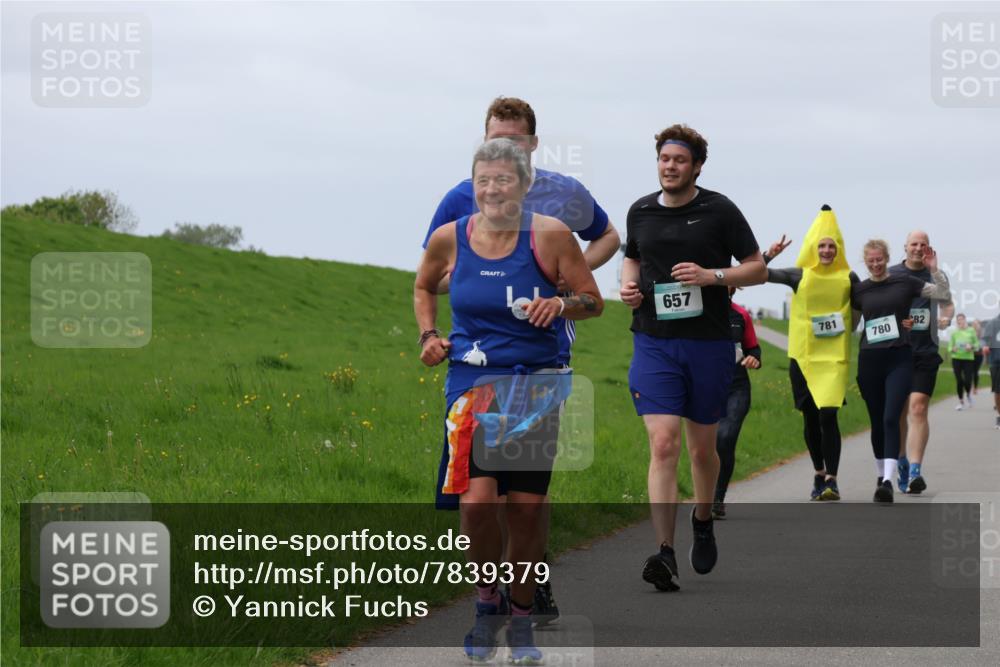 04.05.2025 - 8. Wedeler Halbmarathon Yannick Fuchs http://msf.ph/oto/7839379 04.05.2025 12:04:34 Laufen 657, 781, 82, 780 meine-sportfotos.de