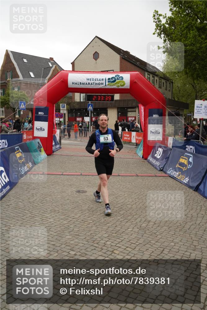 04.05.2025 - 8. Wedeler Halbmarathon Felixshl http://msf.ph/oto/7839381 04.05.2025 12:33:37 Ziel 53, 516, 531 meine-sportfotos.de