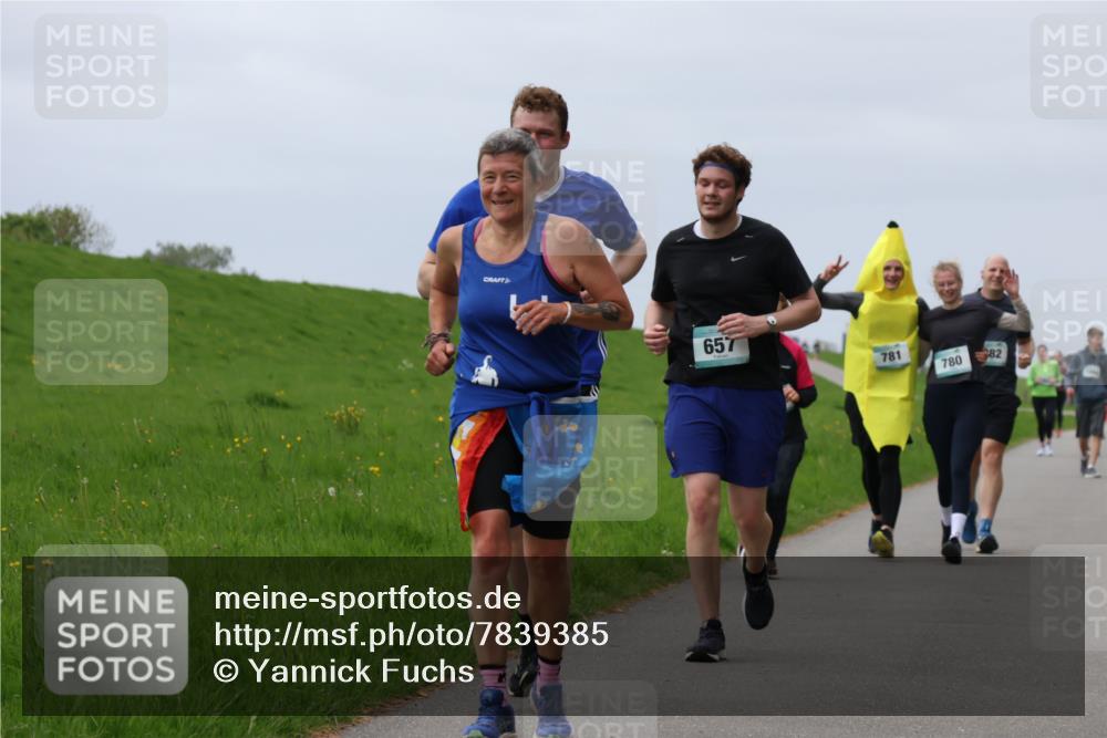 04.05.2025 - 8. Wedeler Halbmarathon Yannick Fuchs http://msf.ph/oto/7839385 04.05.2025 12:04:34 Laufen 657, 781, 780, 82 meine-sportfotos.de