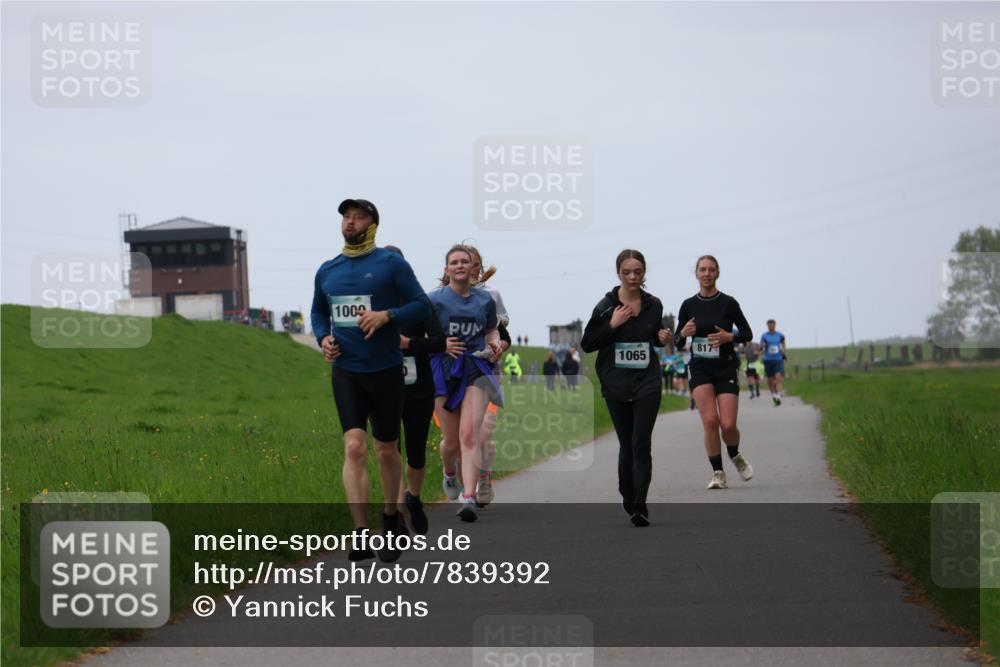 04.05.2025 - 8. Wedeler Halbmarathon Yannick Fuchs http://msf.ph/oto/7839392 04.05.2025 11:25:48 Laufen 1000, 817, 1065 meine-sportfotos.de