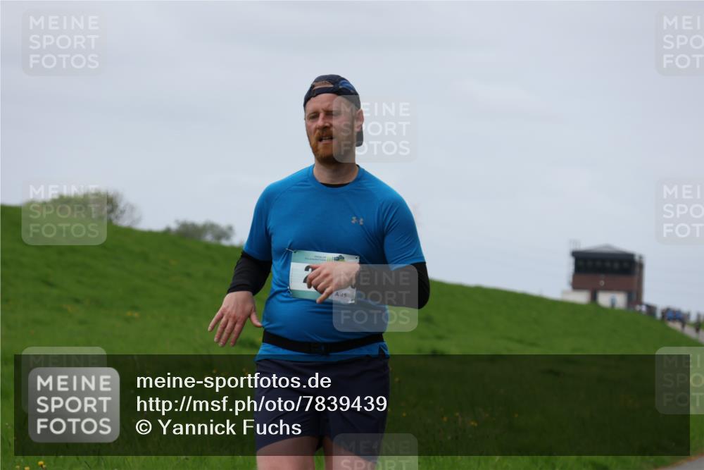 04.05.2025 - 8. Wedeler Halbmarathon Yannick Fuchs http://msf.ph/oto/7839439 04.05.2025 11:47:19 Laufen 45 meine-sportfotos.de