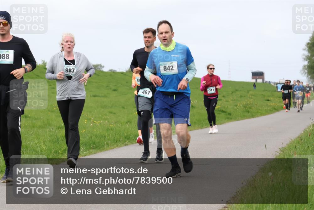 04.05.2025 - 8. Wedeler Halbmarathon Lena Gebhardt http://msf.ph/oto/7839500 04.05.2025 11:43:55 Laufen 088, 987, 55, 467, 1, 842, 317 meine-sportfotos.de