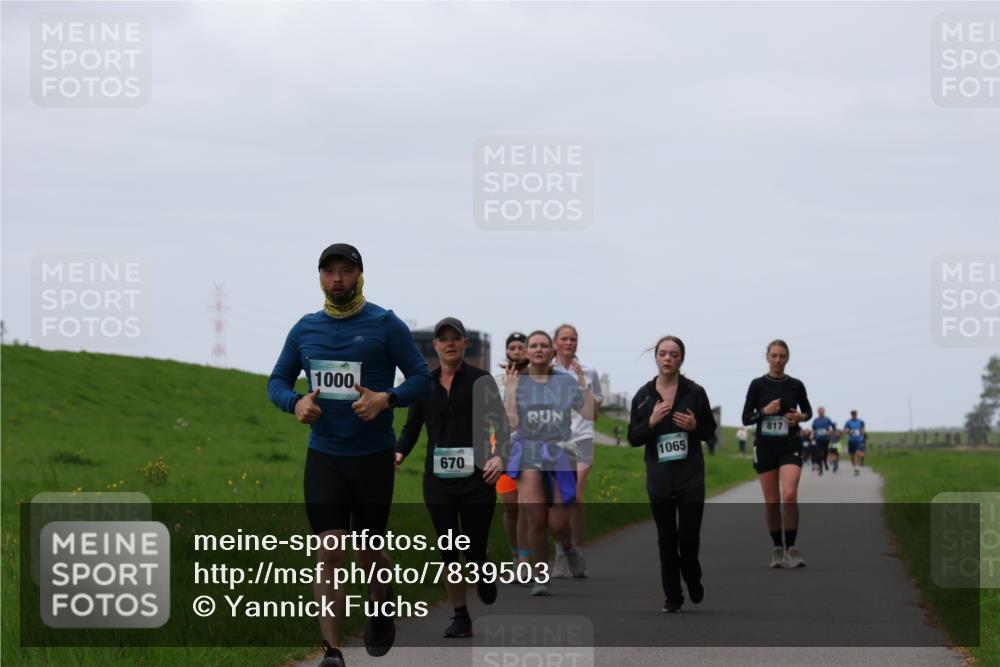 04.05.2025 - 8. Wedeler Halbmarathon Yannick Fuchs http://msf.ph/oto/7839503 04.05.2025 11:25:52 Laufen 1000, 670, 1065, 817 meine-sportfotos.de