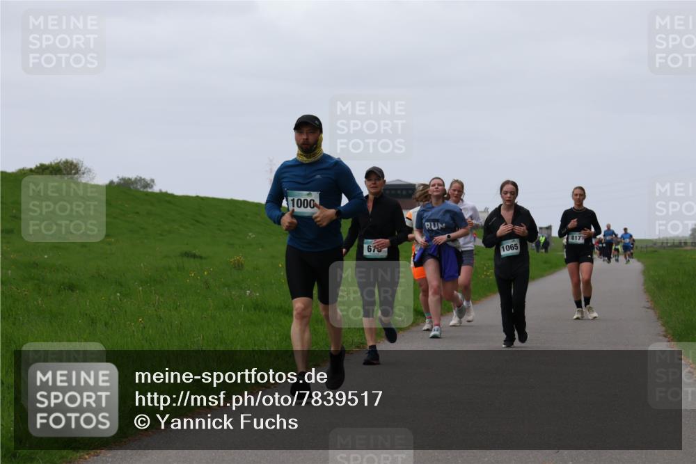 04.05.2025 - 8. Wedeler Halbmarathon Yannick Fuchs http://msf.ph/oto/7839517 04.05.2025 11:25:53 Laufen 1000, 678, 1065, 817 meine-sportfotos.de