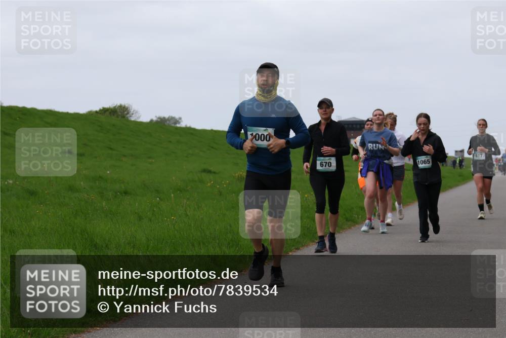 04.05.2025 - 8. Wedeler Halbmarathon Yannick Fuchs http://msf.ph/oto/7839534 04.05.2025 11:25:54 Laufen 000, 670, 1065, 817 meine-sportfotos.de