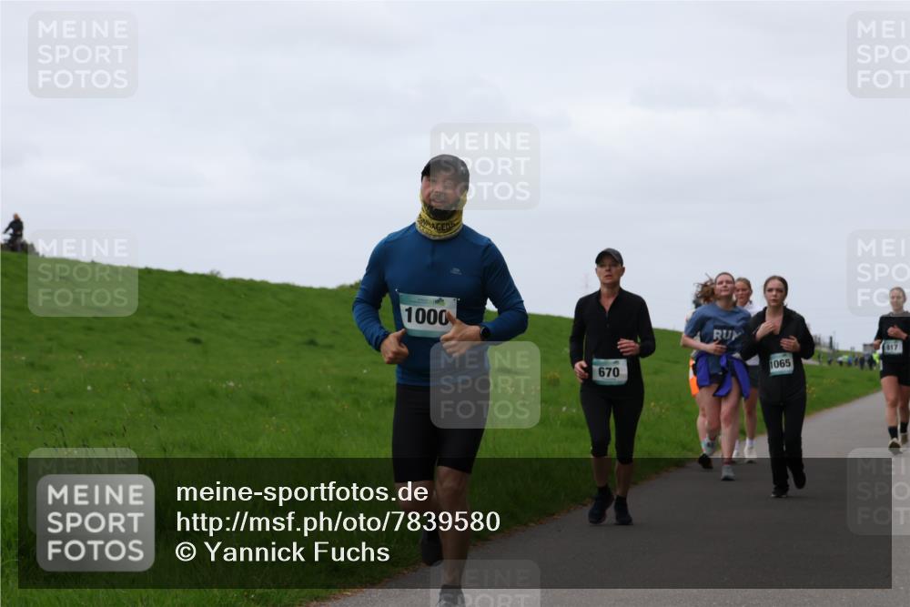 04.05.2025 - 8. Wedeler Halbmarathon Yannick Fuchs http://msf.ph/oto/7839580 04.05.2025 11:25:55 Laufen 1000, 670, 1065 meine-sportfotos.de