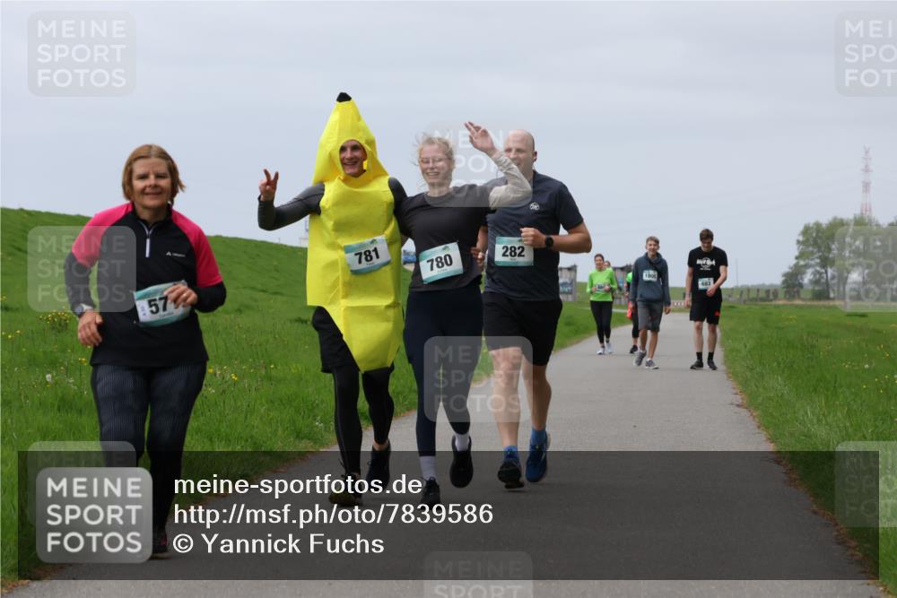 04.05.2025 - 8. Wedeler Halbmarathon Yannick Fuchs http://msf.ph/oto/7839586 04.05.2025 12:04:39 Laufen 57, 781, 780, 282, 1005, 683 meine-sportfotos.de