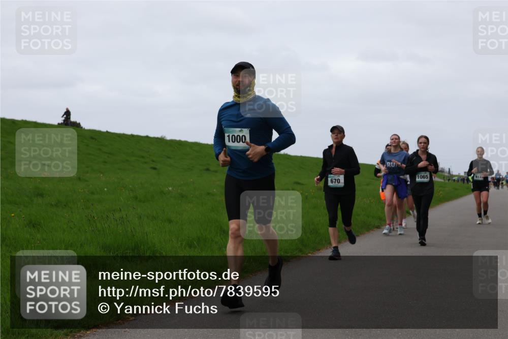 04.05.2025 - 8. Wedeler Halbmarathon Yannick Fuchs http://msf.ph/oto/7839595 04.05.2025 11:25:55 Laufen 1000, 670, 1065, 817 meine-sportfotos.de