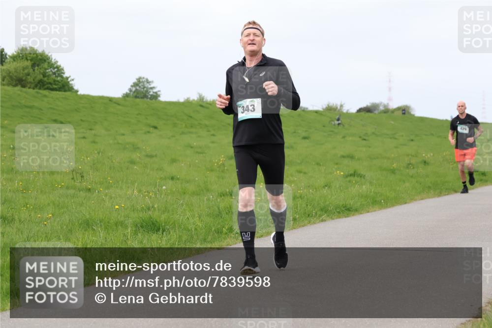 04.05.2025 - 8. Wedeler Halbmarathon Lena Gebhardt http://msf.ph/oto/7839598 04.05.2025 11:44:20 Laufen 343, 429 meine-sportfotos.de