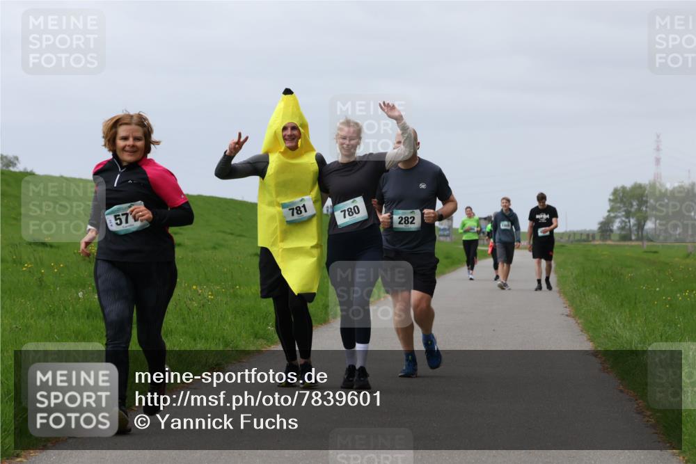 04.05.2025 - 8. Wedeler Halbmarathon Yannick Fuchs http://msf.ph/oto/7839601 04.05.2025 12:04:39 Laufen 57, 781, 780, 282 meine-sportfotos.de