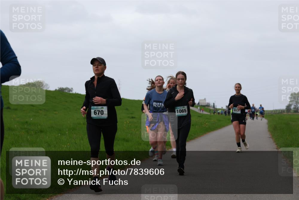 04.05.2025 - 8. Wedeler Halbmarathon Yannick Fuchs http://msf.ph/oto/7839606 04.05.2025 11:25:56 Laufen 670, 1065, 817 meine-sportfotos.de