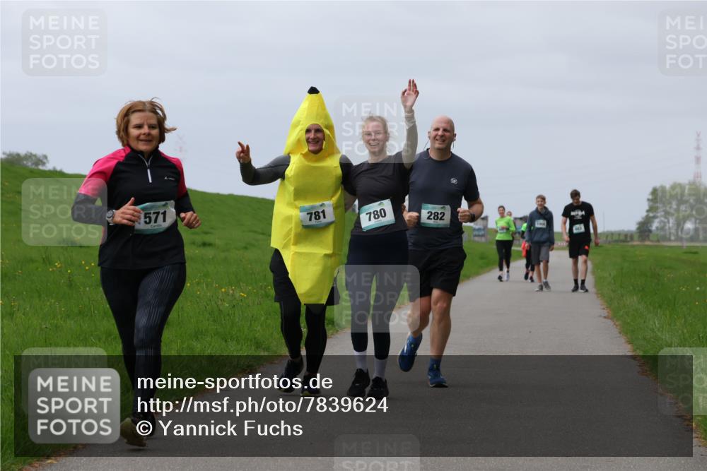 04.05.2025 - 8. Wedeler Halbmarathon Yannick Fuchs http://msf.ph/oto/7839624 04.05.2025 12:04:39 Laufen 571, 781, 780, 282 meine-sportfotos.de