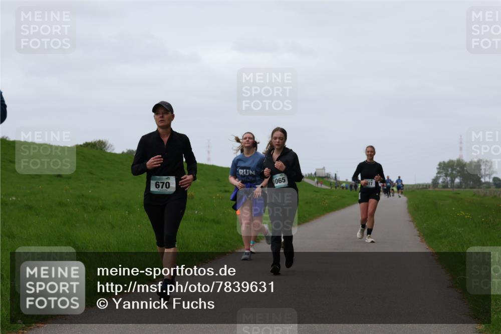 04.05.2025 - 8. Wedeler Halbmarathon Yannick Fuchs http://msf.ph/oto/7839631 04.05.2025 11:25:56 Laufen 670, 1065 meine-sportfotos.de