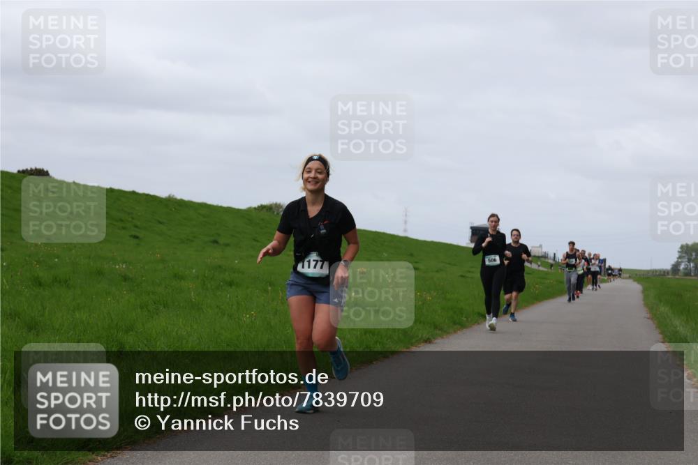 04.05.2025 - 8. Wedeler Halbmarathon Yannick Fuchs http://msf.ph/oto/7839709 04.05.2025 11:47:28 Laufen 506, 1177 meine-sportfotos.de