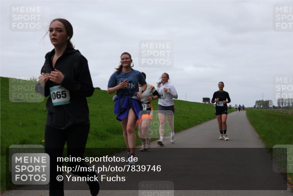 04.05.2025 - 8. Wedeler Halbmarathon Yannick Fuchs http://msf.ph/oto/7839746 04.05.2025 11:26:00 Laufen 065, 57, 79, 817 meine-sportfotos.de