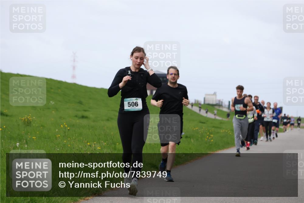 04.05.2025 - 8. Wedeler Halbmarathon Yannick Fuchs http://msf.ph/oto/7839749 04.05.2025 11:47:30 Laufen 506, 3 meine-sportfotos.de