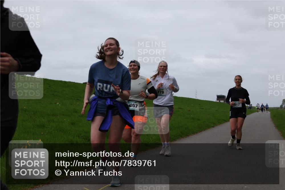04.05.2025 - 8. Wedeler Halbmarathon Yannick Fuchs http://msf.ph/oto/7839761 04.05.2025 11:26:00 Laufen 057, 779, 817 meine-sportfotos.de