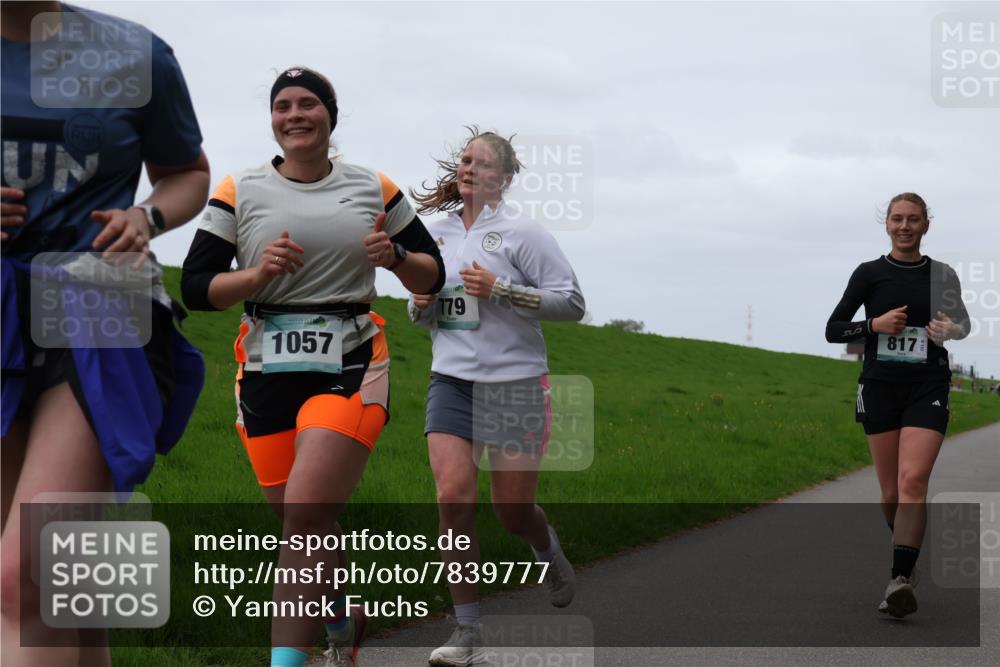 04.05.2025 - 8. Wedeler Halbmarathon Yannick Fuchs http://msf.ph/oto/7839777 04.05.2025 11:26:01 Laufen 1057, 779, 817 meine-sportfotos.de