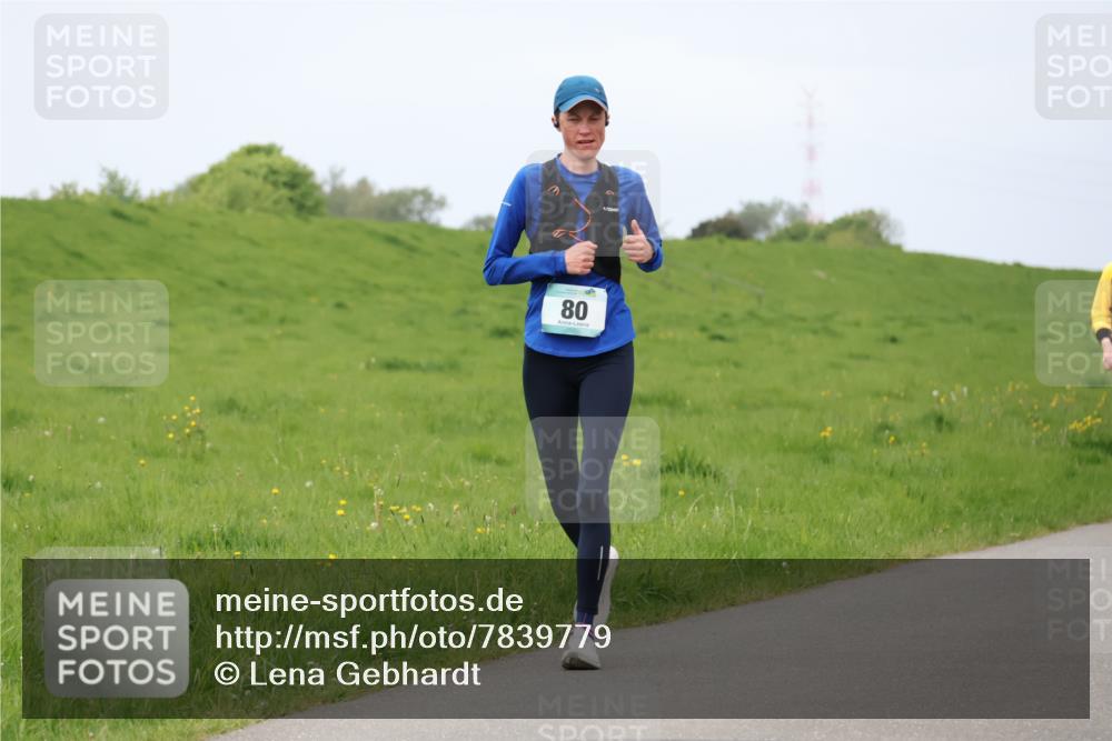 04.05.2025 - 8. Wedeler Halbmarathon Lena Gebhardt http://msf.ph/oto/7839779 04.05.2025 11:45:41 Laufen 80 meine-sportfotos.de