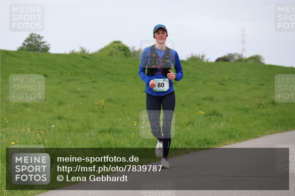 04.05.2025 - 8. Wedeler Halbmarathon Lena Gebhardt http://msf.ph/oto/7839787 04.05.2025 11:45:42 Laufen 80 meine-sportfotos.de