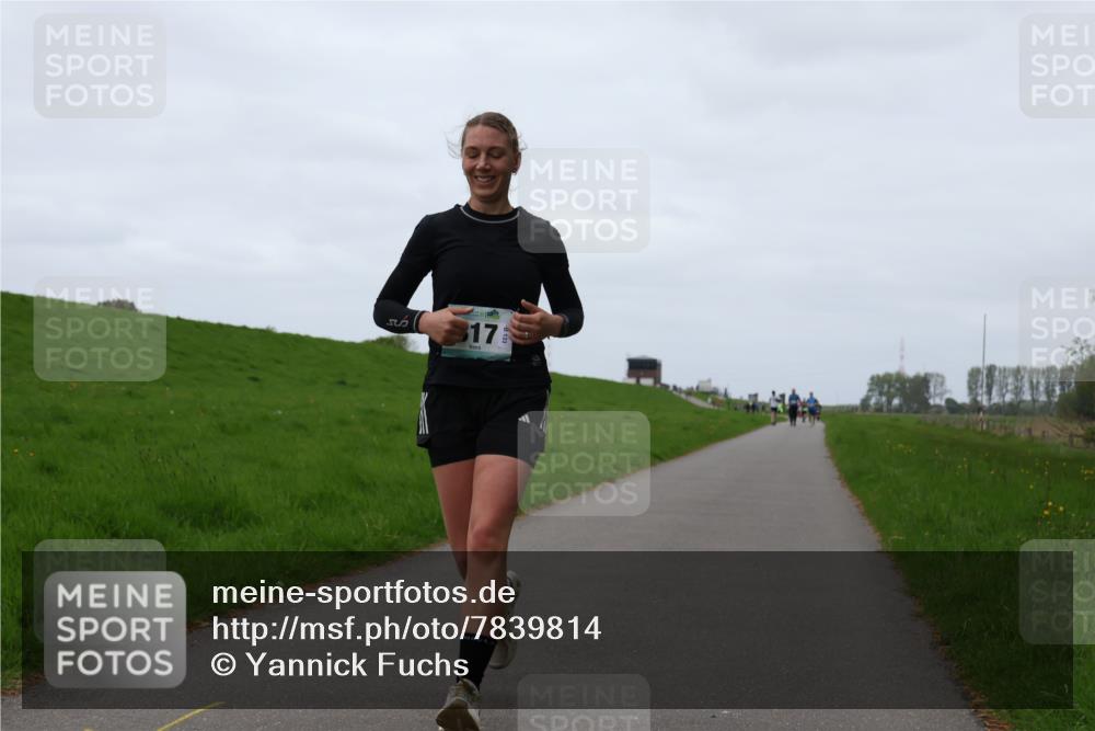04.05.2025 - 8. Wedeler Halbmarathon Yannick Fuchs http://msf.ph/oto/7839814 04.05.2025 11:26:02 Laufen 17 meine-sportfotos.de