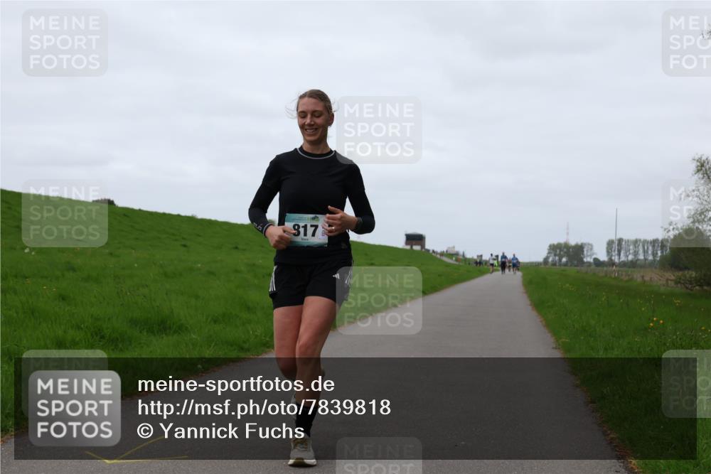 04.05.2025 - 8. Wedeler Halbmarathon Yannick Fuchs http://msf.ph/oto/7839818 04.05.2025 11:26:02 Laufen 317 meine-sportfotos.de