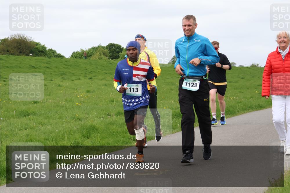 04.05.2025 - 8. Wedeler Halbmarathon Lena Gebhardt http://msf.ph/oto/7839820 04.05.2025 11:45:51 Laufen 113, 1129 meine-sportfotos.de