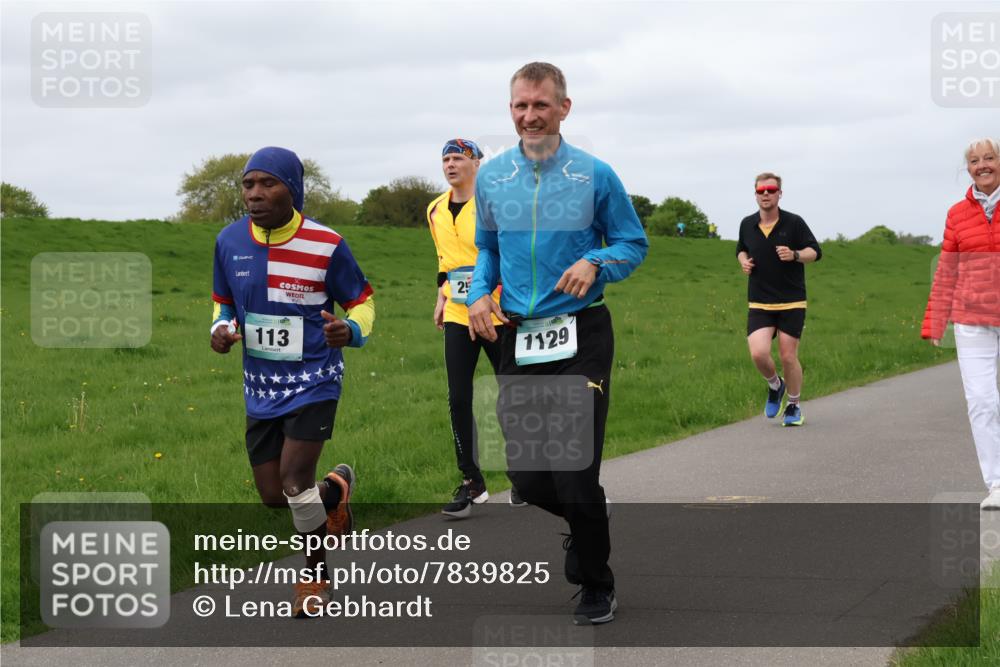 04.05.2025 - 8. Wedeler Halbmarathon Lena Gebhardt http://msf.ph/oto/7839825 04.05.2025 11:45:53 Laufen 113, 25, 1129 meine-sportfotos.de