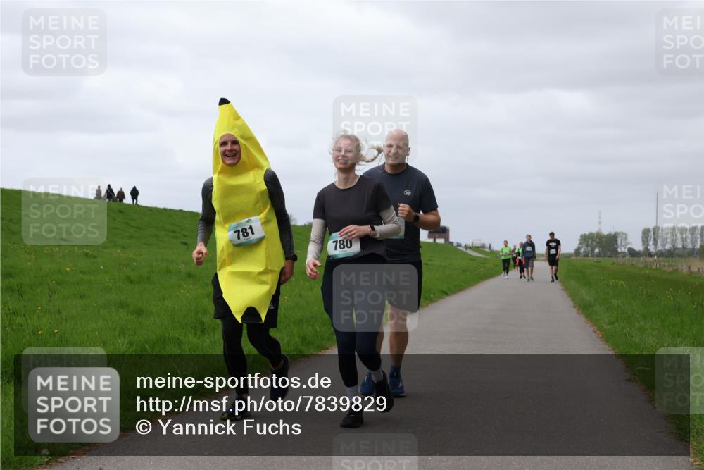 04.05.2025 - 8. Wedeler Halbmarathon Yannick Fuchs http://msf.ph/oto/7839829 04.05.2025 12:04:43 Laufen 781, 780, 500 meine-sportfotos.de
