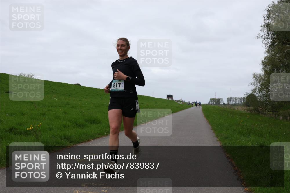 04.05.2025 - 8. Wedeler Halbmarathon Yannick Fuchs http://msf.ph/oto/7839837 04.05.2025 11:26:03 Laufen 817 meine-sportfotos.de