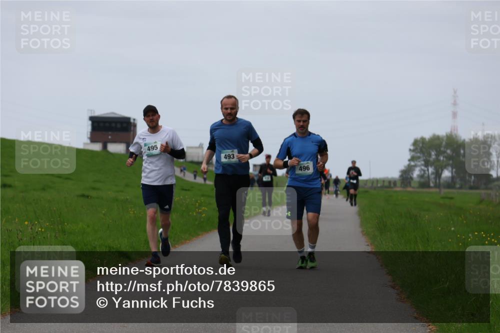 04.05.2025 - 8. Wedeler Halbmarathon Yannick Fuchs http://msf.ph/oto/7839865 04.05.2025 11:26:25 Laufen 495, 493, 496 meine-sportfotos.de