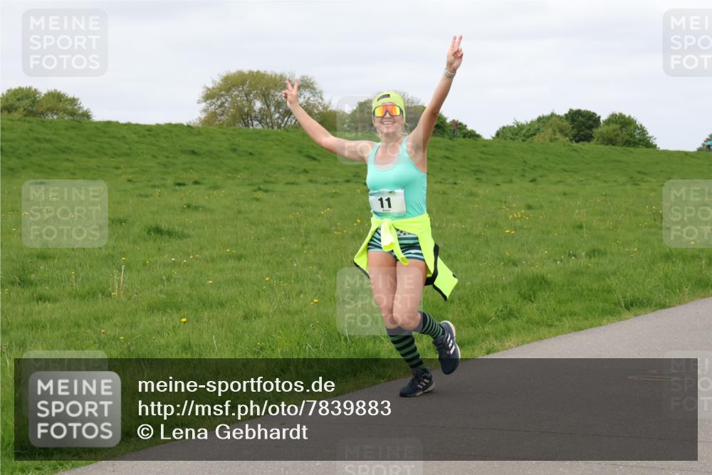 04.05.2025 - 8. Wedeler Halbmarathon Lena Gebhardt http://msf.ph/oto/7839883 04.05.2025 11:46:01 Laufen 11 meine-sportfotos.de