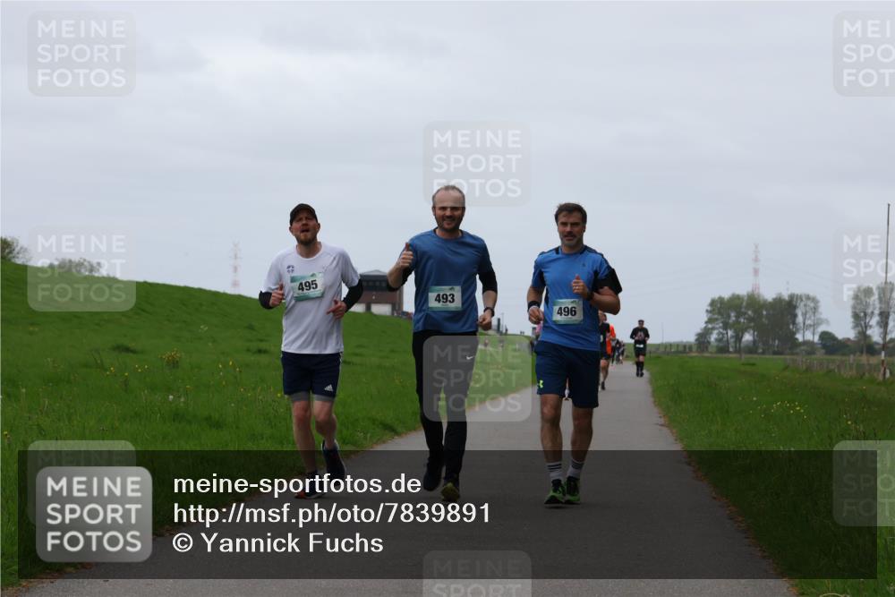 04.05.2025 - 8. Wedeler Halbmarathon Yannick Fuchs http://msf.ph/oto/7839891 04.05.2025 11:26:29 Laufen 495, 493, 496 meine-sportfotos.de