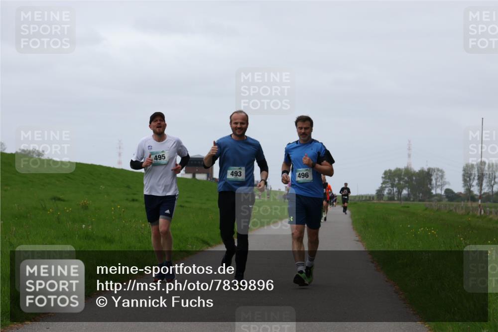 04.05.2025 - 8. Wedeler Halbmarathon Yannick Fuchs http://msf.ph/oto/7839896 04.05.2025 11:26:29 Laufen 495, 493, 496 meine-sportfotos.de