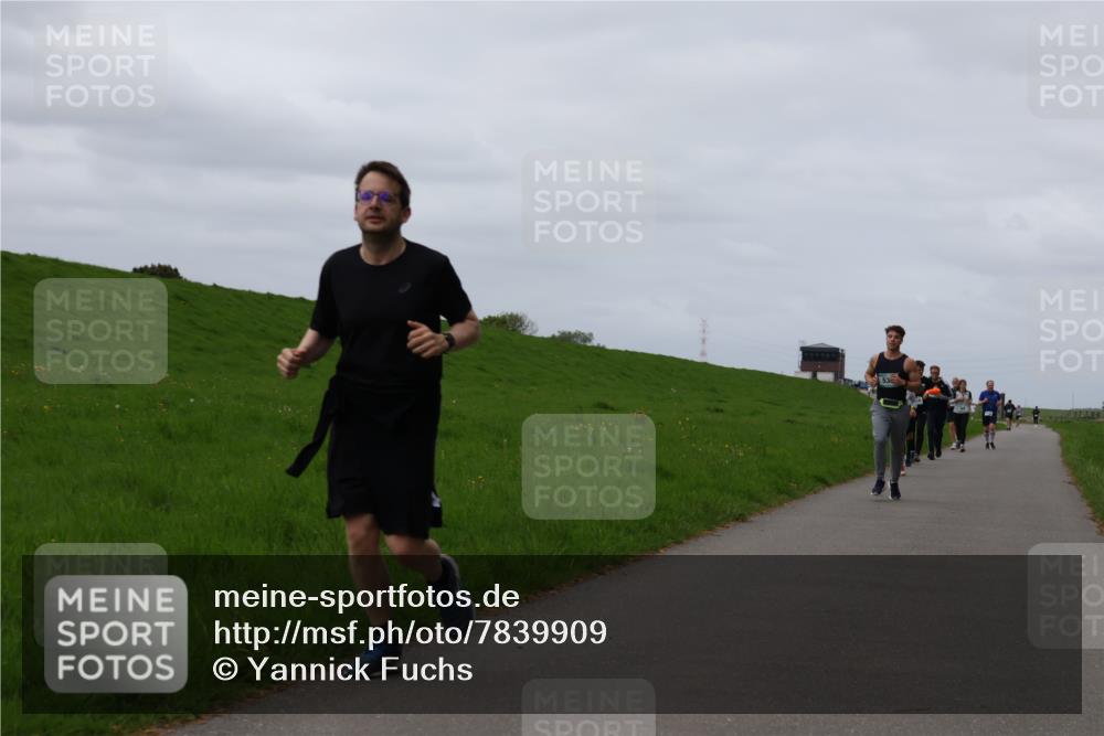 04.05.2025 - 8. Wedeler Halbmarathon Yannick Fuchs http://msf.ph/oto/7839909 04.05.2025 11:47:35 Laufen  meine-sportfotos.de