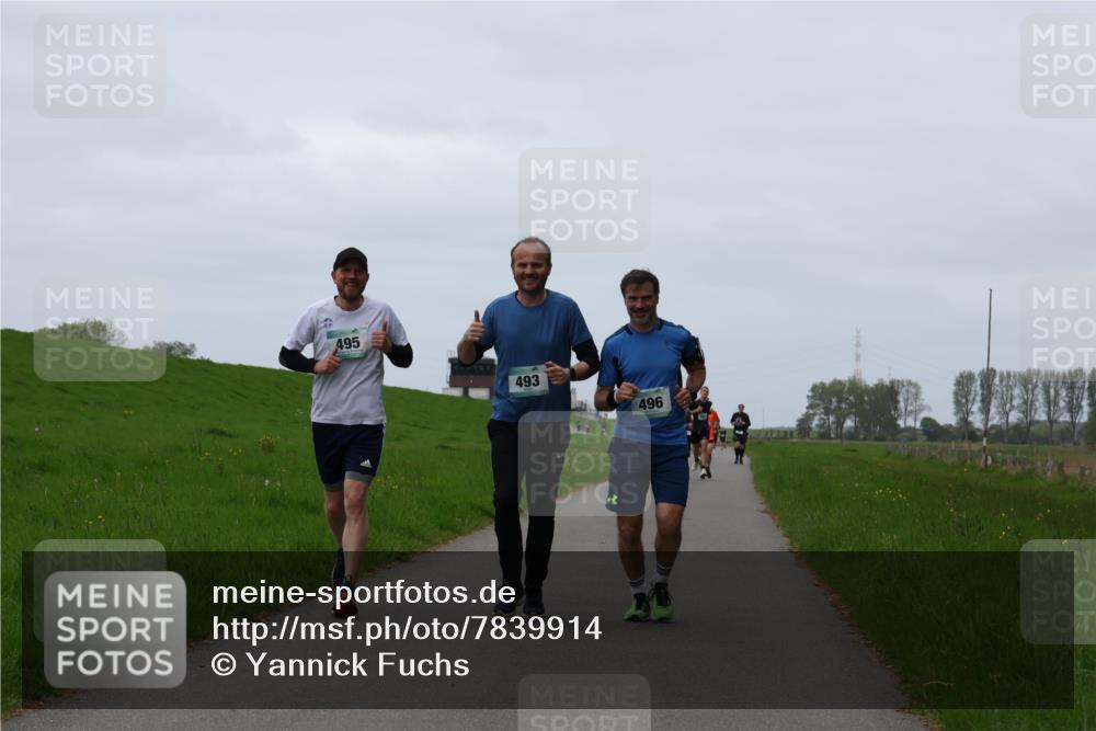 04.05.2025 - 8. Wedeler Halbmarathon Yannick Fuchs http://msf.ph/oto/7839914 04.05.2025 11:26:30 Laufen 495, 493, 496 meine-sportfotos.de