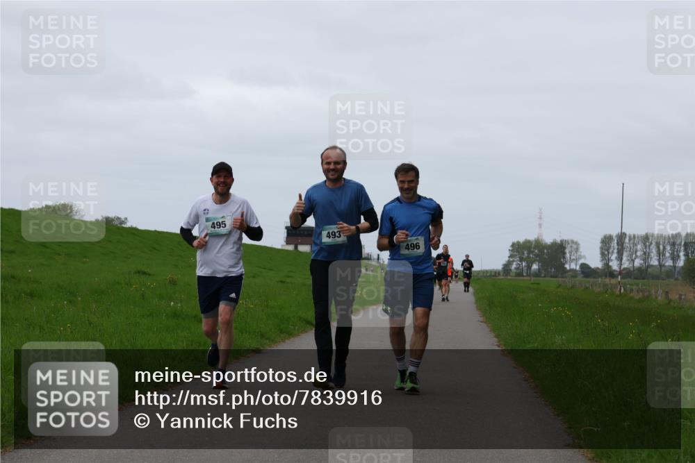04.05.2025 - 8. Wedeler Halbmarathon Yannick Fuchs http://msf.ph/oto/7839916 04.05.2025 11:26:30 Laufen 495, 493, 496 meine-sportfotos.de