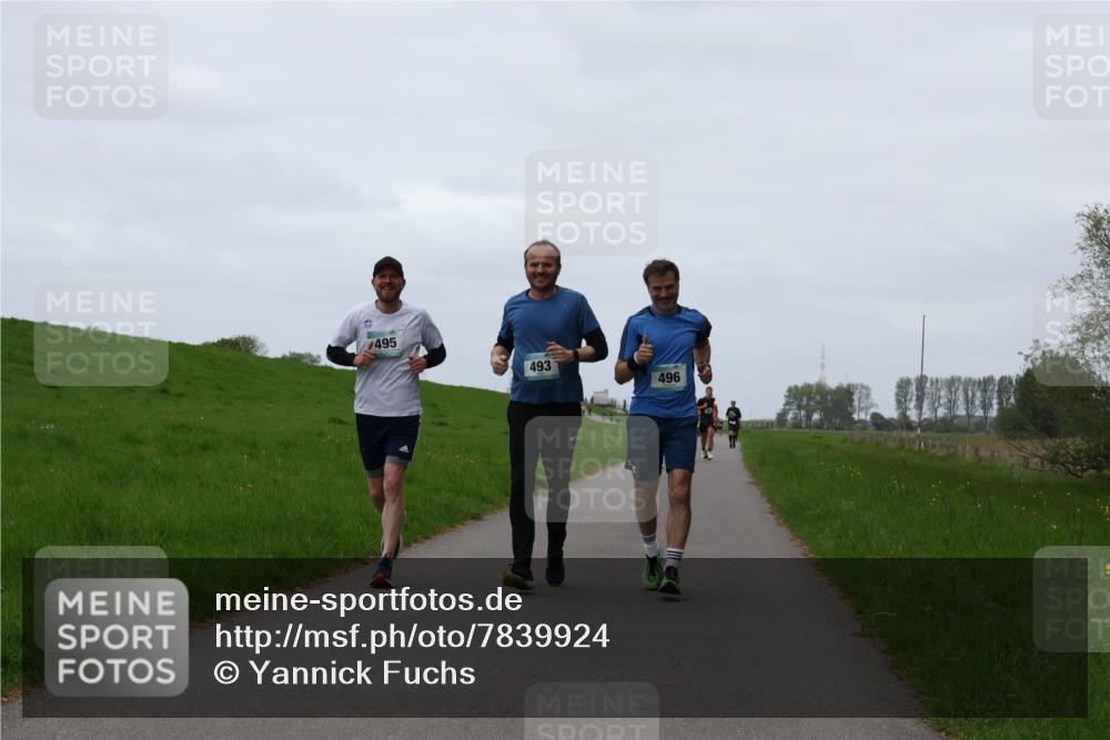 04.05.2025 - 8. Wedeler Halbmarathon Yannick Fuchs http://msf.ph/oto/7839924 04.05.2025 11:26:31 Laufen 495, 493, 496 meine-sportfotos.de
