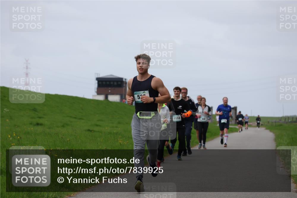 04.05.2025 - 8. Wedeler Halbmarathon Yannick Fuchs http://msf.ph/oto/7839925 04.05.2025 11:47:36 Laufen 52, 1110 meine-sportfotos.de