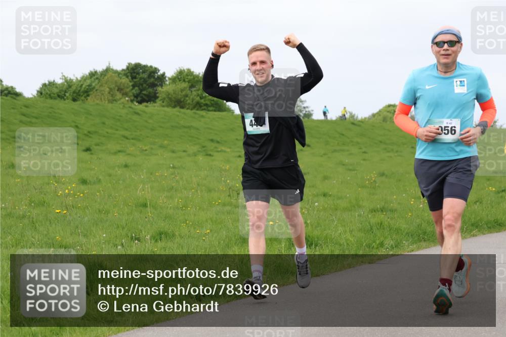 04.05.2025 - 8. Wedeler Halbmarathon Lena Gebhardt http://msf.ph/oto/7839926 04.05.2025 11:46:06 Laufen 44, 356, 2 meine-sportfotos.de